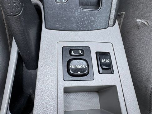 Used 2011 Toyota RAV4 Limited AWD/4WD image 30