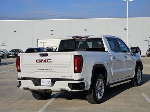 Used 2023 GMC Sierra 1500 Denali w/ Technology Package image 4