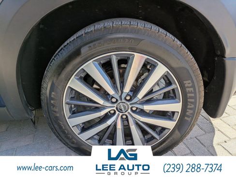 Used 2022 Nissan Pathfinder Platinum w/ Cargo Package image 9