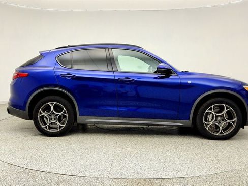 Used 2022 Alfa Romeo Stelvio Ti AWD/4WD image 4