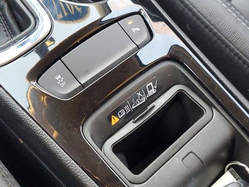 Used 2017 Chevrolet Cruze Premier w/ Enhanced Convenience Package image 27