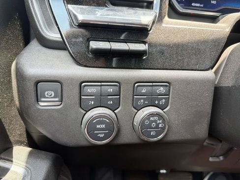 Used 2025 Chevrolet Silverado 2500 High Country w/ High Country Premium Package AWD/4WD image 23