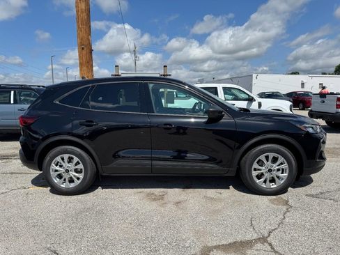 New 2025 Ford Escape Active w/ Cold Weather Package image 2