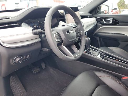 Used 2023 Jeep Compass Limited image 19