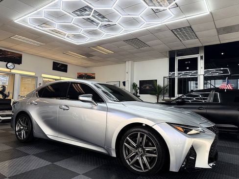 Used 2022 Lexus IS 300 RWD image 2