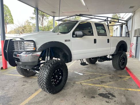 Used 2003 Ford F250 XL image 3