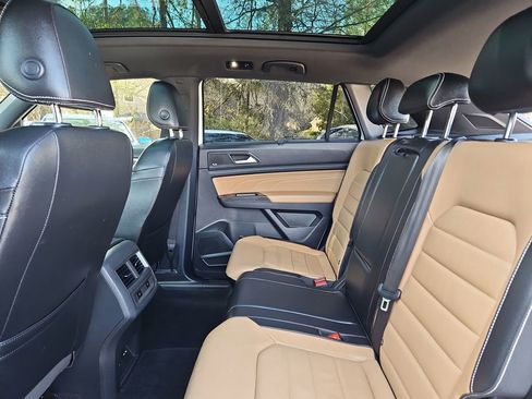 Used 2022 Volkswagen Atlas Cross Sport SEL Premium R-Line image 29