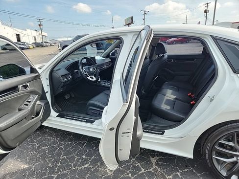 Used 2023 Honda Civic Touring image 8