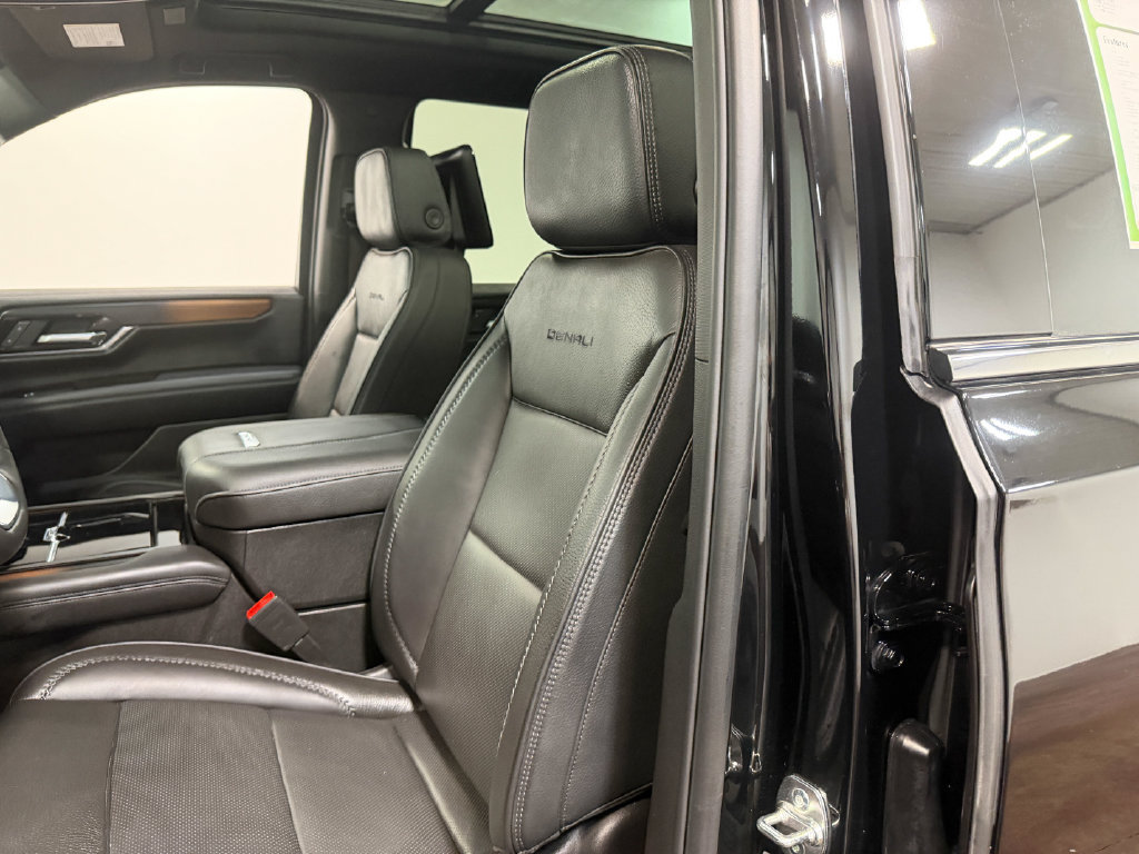 Used 2025 GMC Yukon Denali w/ Denali Reserve Package AWD/4WD image 58