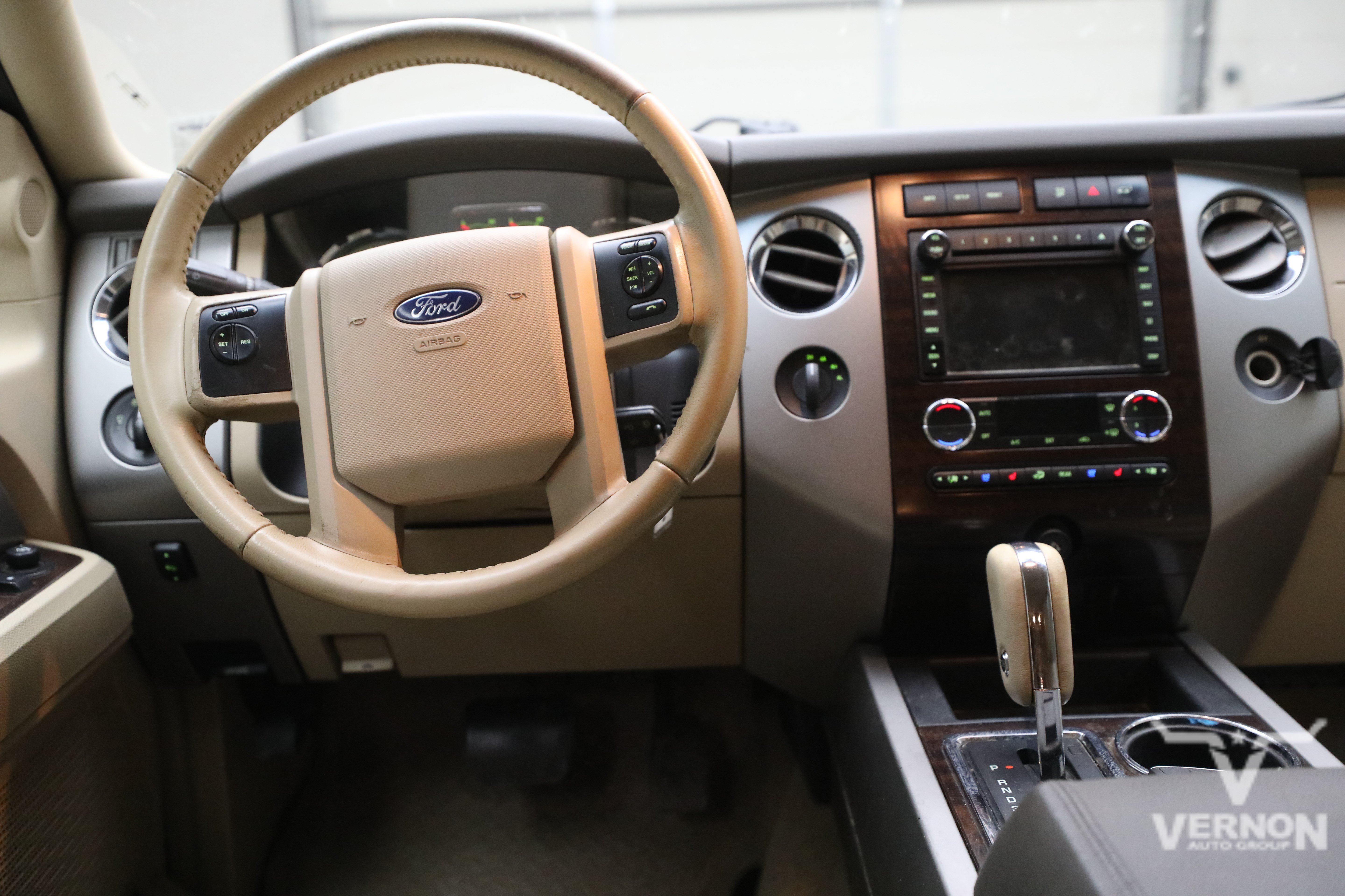 Used 2013 Ford Expedition XLT AWD/4WD image 8