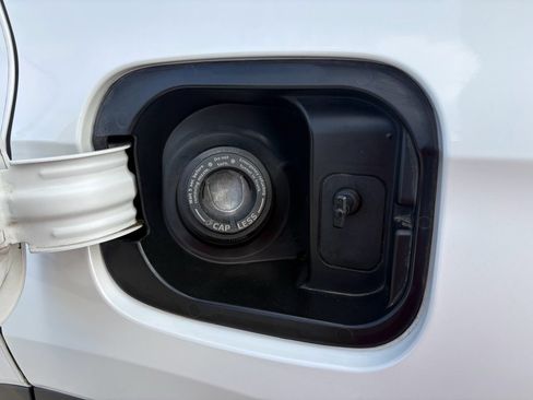 Certified 2023 Honda Pilot Sport image 30