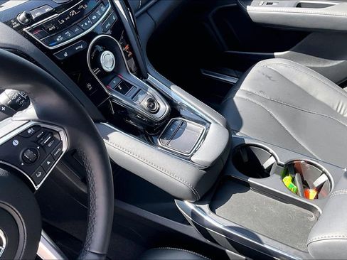 Used 2025 Acura RDX SH-AWD image 17