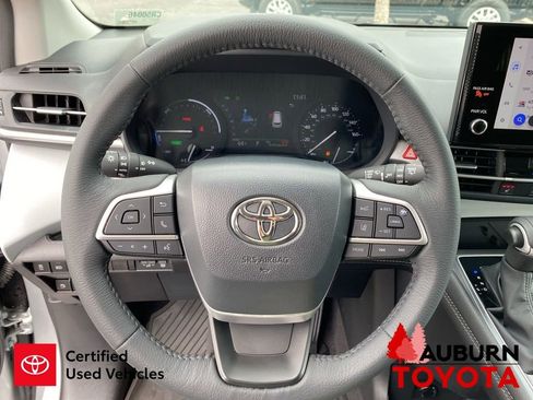 Certified 2025 Toyota Sienna XLE AWD/4WD image 40