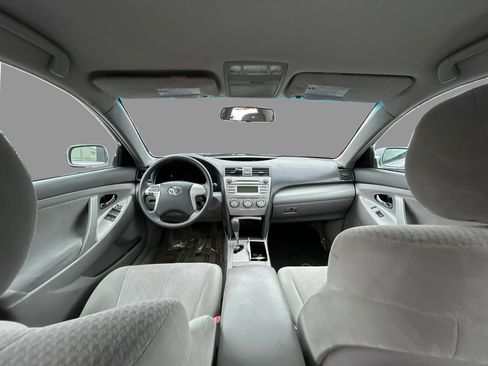 Used 2010 Toyota Camry LE image 18