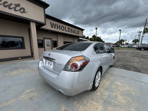 Used 2011 Nissan Altima 2.5 S FWD image 5