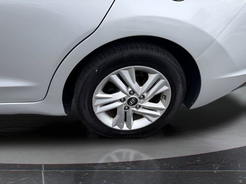 Used 2020 Hyundai Elantra SEL FWD image 10