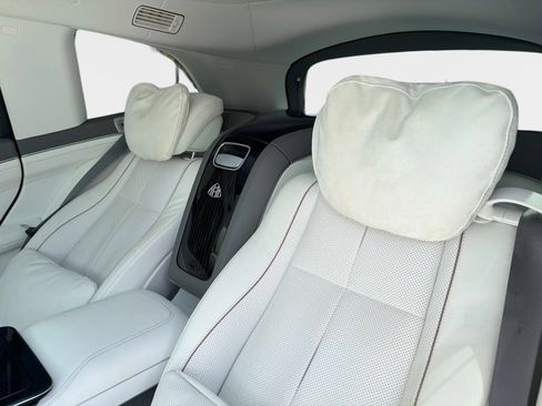 Used 2023 Mercedes-Benz Maybach GLS 600 4MATIC image 33