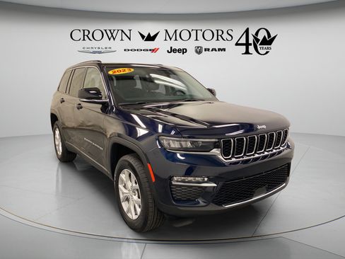 Used 2023 Jeep Grand Cherokee Limited AWD/4WD image 9