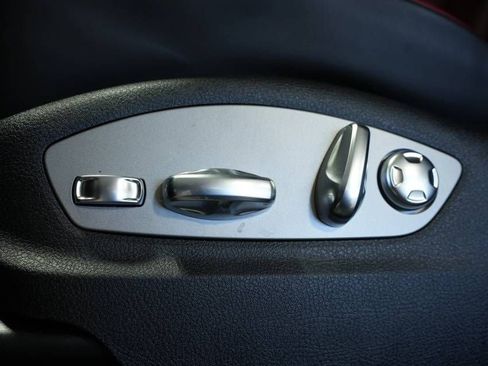 New 2026 Porsche Macan Turbo image 33