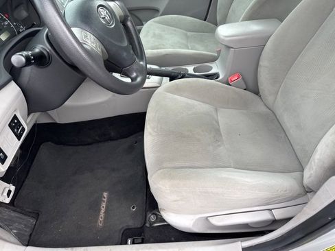 Used 2013 Toyota Corolla LE image 15