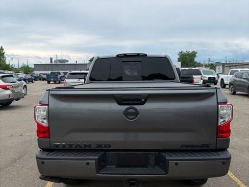 Used 2017 Nissan Titan PRO-4X w/ Pro-4x Convenience Package AWD/4WD image 3