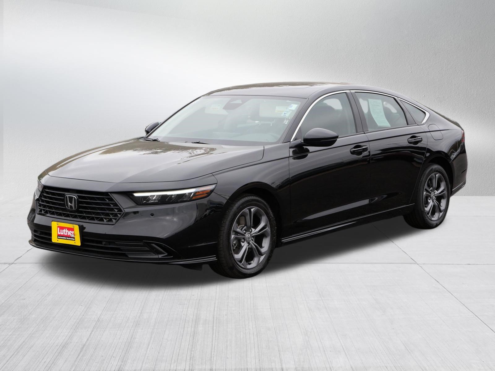 Used 2024 Honda Accord EX-L image 3