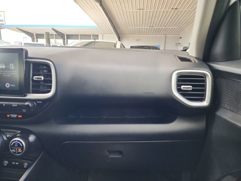 Used 2024 Hyundai Venue SEL FWD image 32