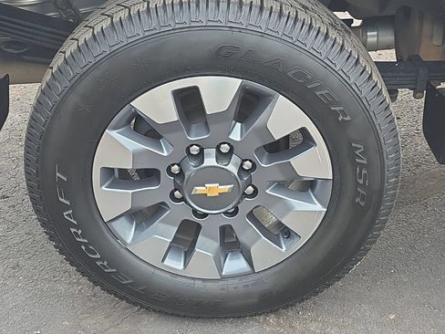Used 2022 Chevrolet Silverado 2500 Custom w/ Custom Convenience Package AWD/4WD image 14