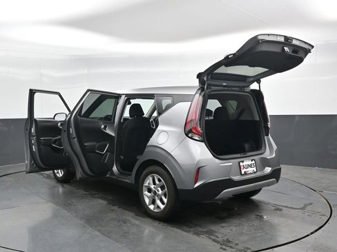 Used 2025 Kia Soul LX w/ LX Technology Package FWD image 48