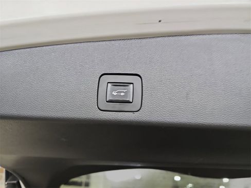 Certified 2022 Buick Encore GX Select w/ Sport Touring Package image 13