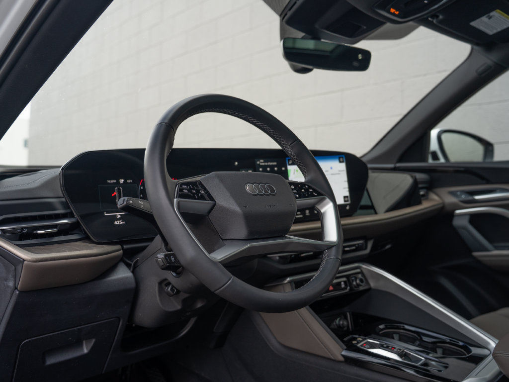 Certified 2025 Audi Q5 Premium w/ Convenience Package AWD/4WD image 4