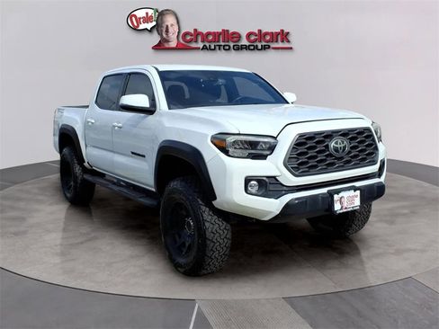 Used 2020 Toyota Tacoma TRD Off-Road w/ Technology Package image 8