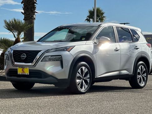 Used 2023 Nissan Rogue SV image 8