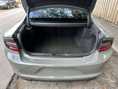 Used 2019 Dodge Charger SXT image 8