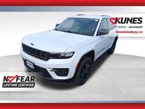 Used 2025 Jeep Grand Cherokee Altitude AWD/4WD image 1