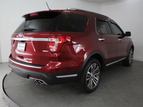 Used 2018 Ford Explorer Platinum AWD/4WD image 9