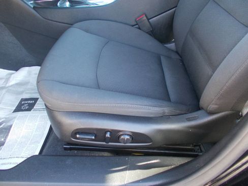 Used 2020 Chevrolet Malibu LT image 12