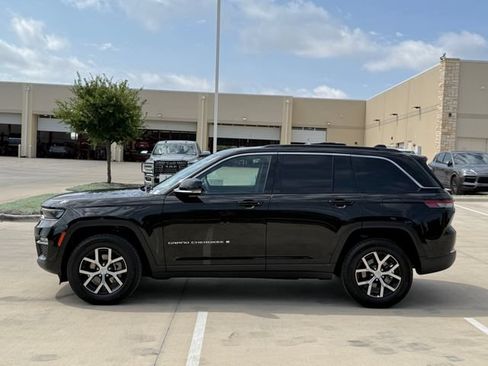 Used 2024 Jeep Grand Cherokee Limited AWD/4WD image 5