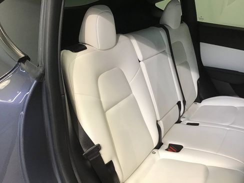 Used 2022 Tesla Model Y Performance image 14