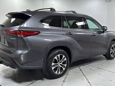 Used 2020 Toyota Highlander XLE image 5