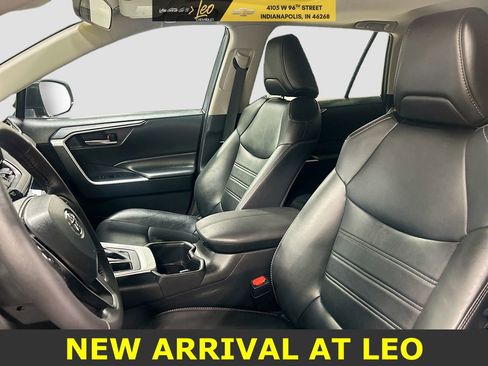 Used 2024 Toyota RAV4 XLE Premium image 21