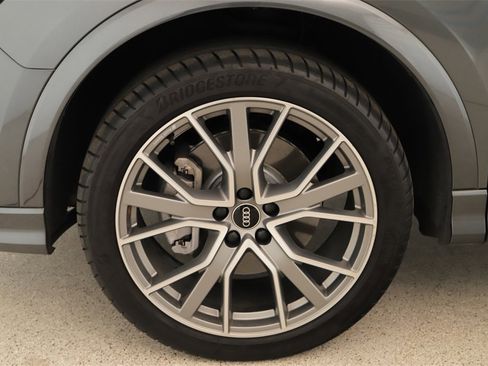 Certified 2025 Audi Q3 2.0T Premium Plus w/ Premium Plus Package image 33