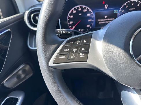 Used 2023 Mercedes-Benz GLC 300 4MATIC image 15