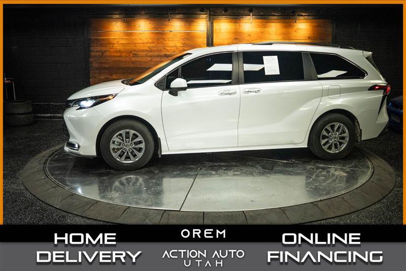 Used 2023 Toyota Sienna XLE AWD/4WD image 1