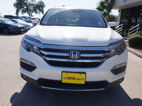 Used 2018 Honda Pilot Touring image 2