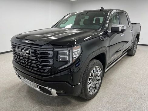 Used 2023 GMC Sierra 1500 Denali Ultimate AWD/4WD image 4