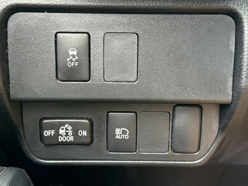 Used 2023 Toyota Tacoma SR AWD/4WD image 29
