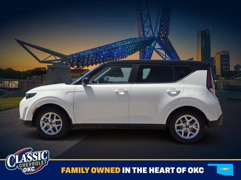 Used 2025 Kia Soul S FWD image 4