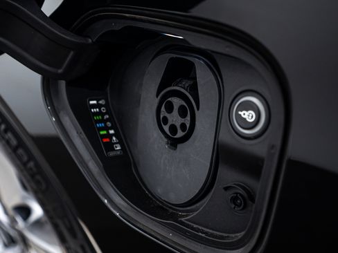 Certified 2024 Audi e-tron GT Prestige w/ Prestige Package image 28