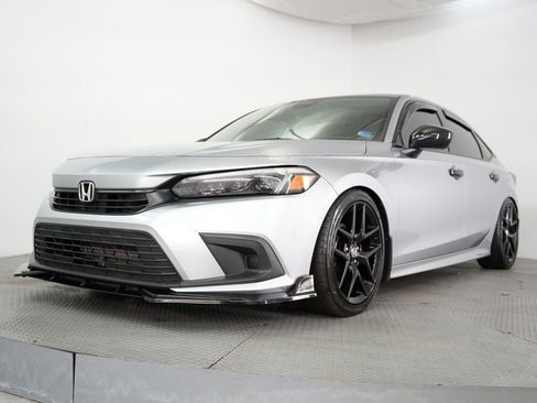 Used 2024 Honda Civic Sport image 3